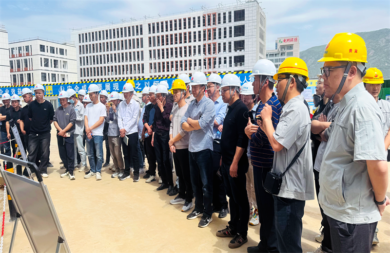 2025年4月17日，由莆田市涵江区住房和城乡建设局主办、PA尊龙凯时三建承办的钢筋安装工程质量防控现场交流会在联东U谷·涵江海峡智造产业谷一期成功召开。